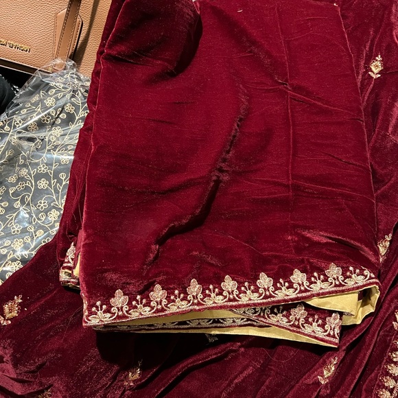 Beautiful women dress - Picture 2 of 5